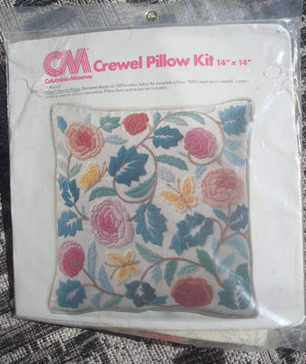 CM Columbia-Minerva Crewel Pastel Colonial Pillow Kit 14x14 1977 Vintage Wool