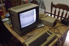 Working Commodore 1702 Color Video CRT Monito...