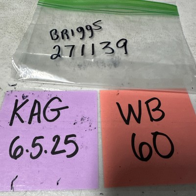 #ad New Genuine Briggs and Stratton Air Cleaner Gasket 271139 $1.49
