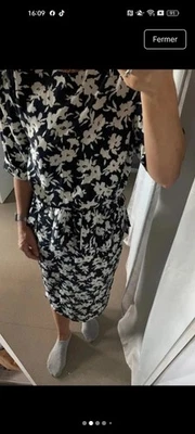 Robe femme a motif floral - Photo 1/4