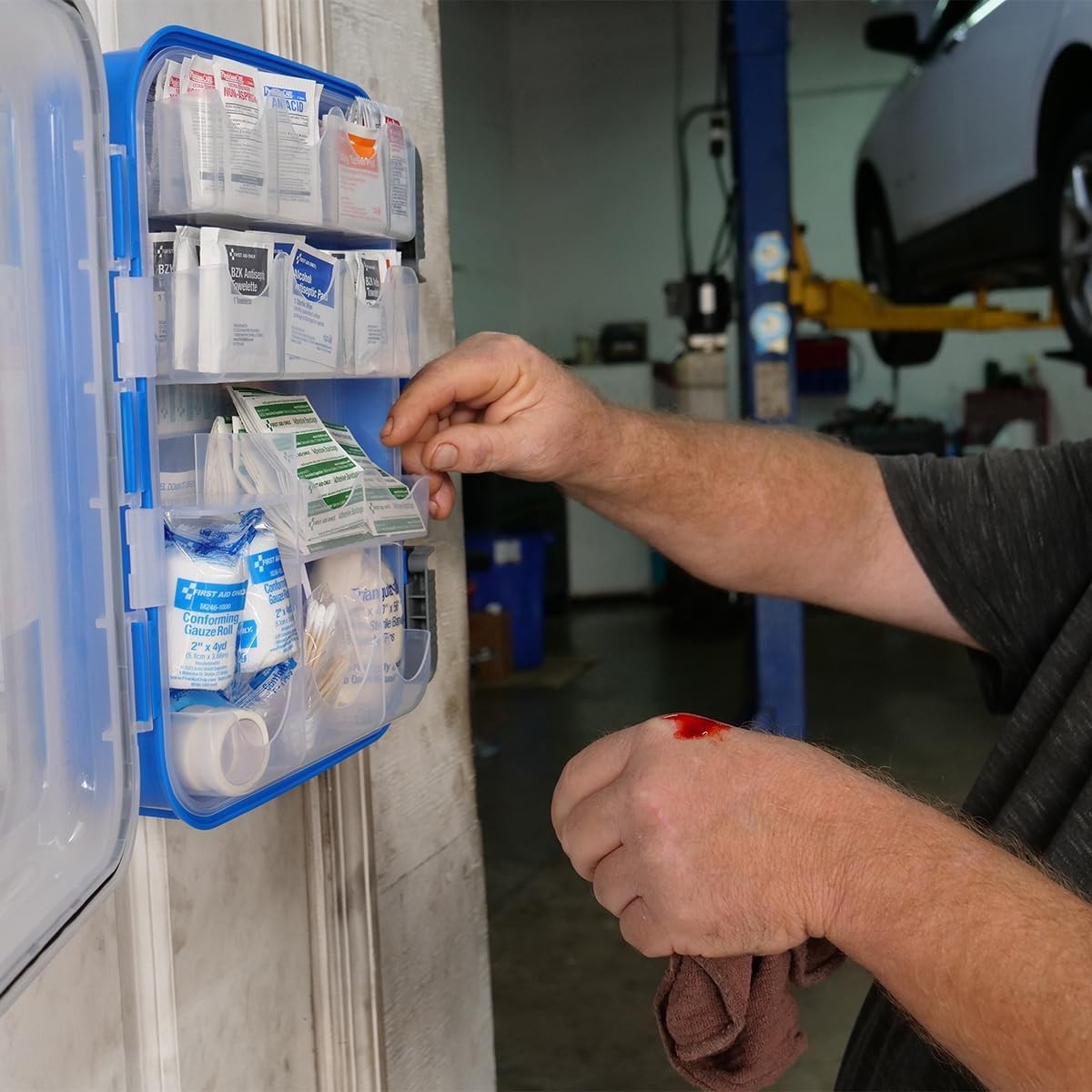 First Aid Only 91247 OSHA-Compliant First Aid Kit, All-Purpose 100-Person Emerge