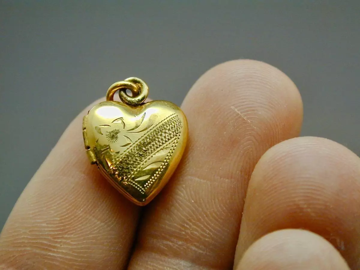 Authentic Louis Vuitton 18k Yellow Gold Heart Locket Pendant 