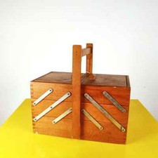 cestino vintage da cucito in legno