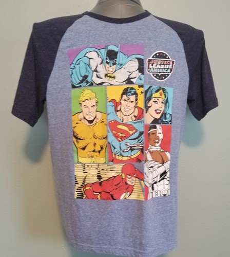 America DC Comics Graphic T-shirt Size 