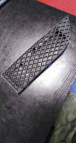 BMW 7 E65 Stoßstange vorne links Seitengitter 51117135563 7135563