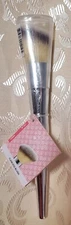 It Cosmetics Ulta Flawless Blush Brush #227  **Free Gift**