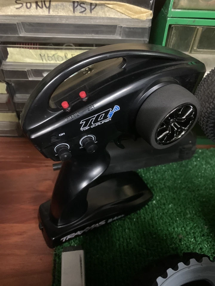 Traxxas Revo 1/16 Completo Di Radio Batteria Lipo E Caricabatteria - Immagine 2 di 2