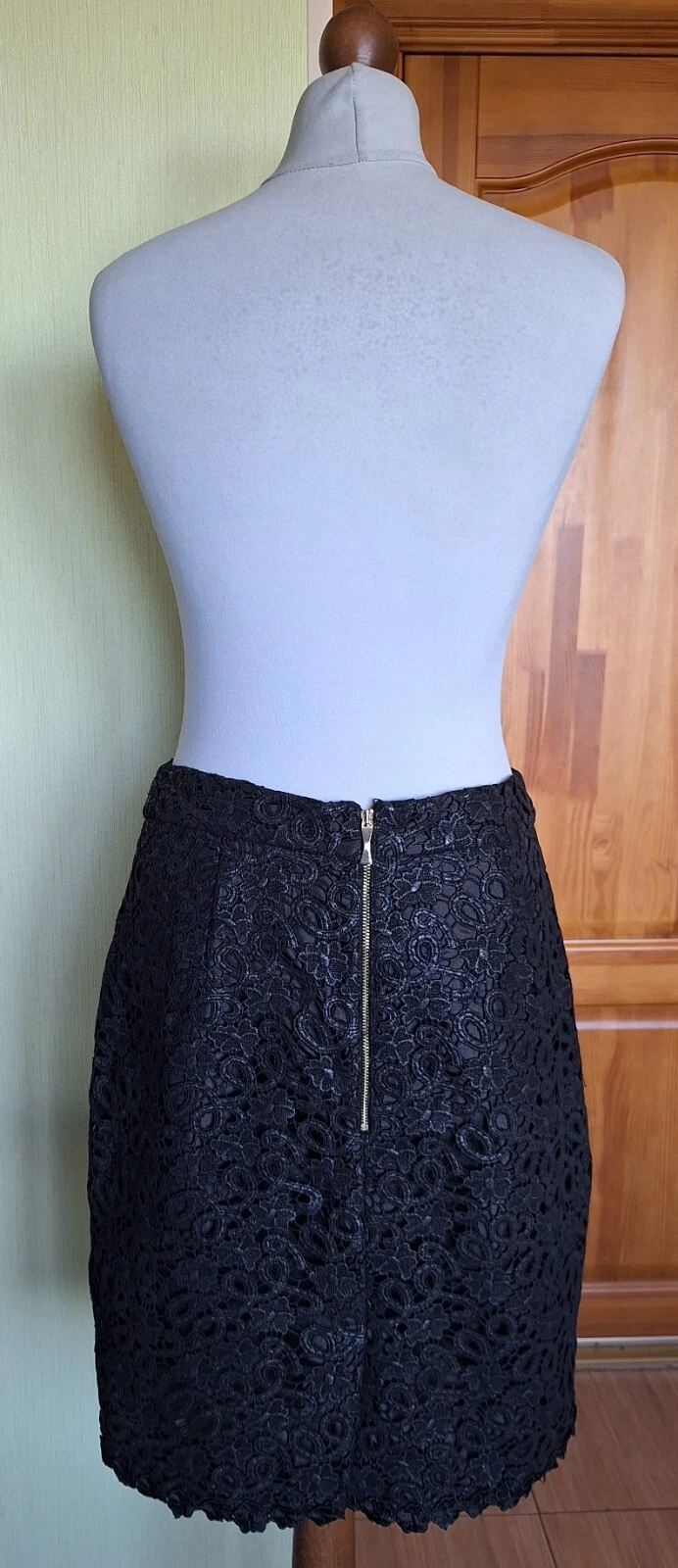 Gonna donna Kate Spade foderata in pizzo taglia 10 M (W30) ottime condizioni.