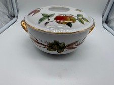 Royal Worcester Evesham Gold Pattern Round Co...