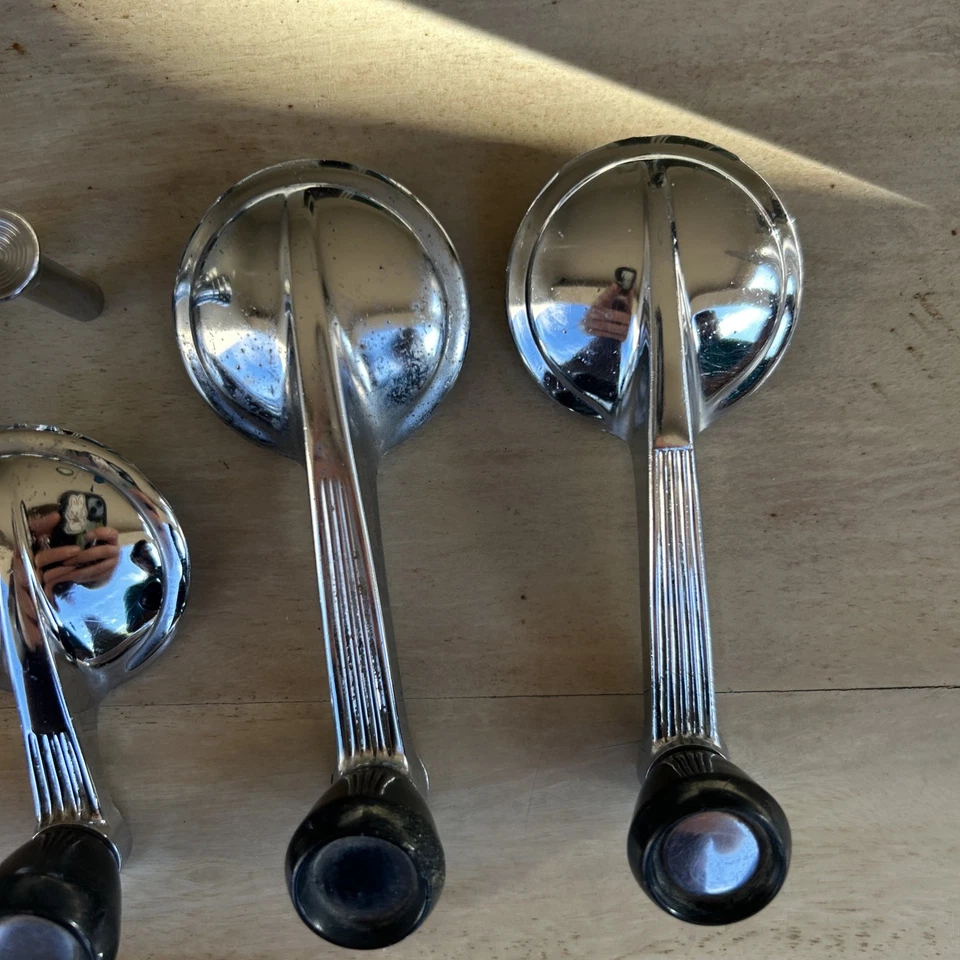 Chevrolet Bel Air 1957 manivela de ventana interior y manija de puerta cerradura tirador lote usado Foto 4 de 4