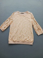 Doe & Rae Cream Sweatshirt Size M Floral Lace Sleeves Casual Top