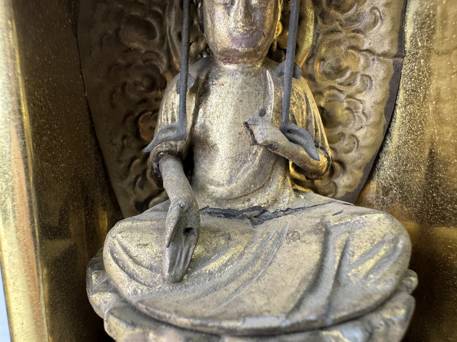 Y10022 STATUE wood carving Buddhist figure shrine cracked Japan antique Buddhism