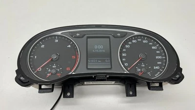 8XA920930B Audi A1 8X TDI Kombiinstrument Tacho Diesel 51Tkm - Bild 1 von 4