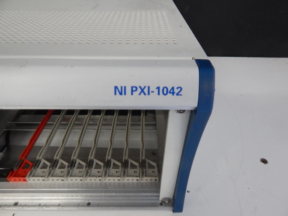 NATIONAL INSTRUMENTS NI PXI-1042 8 Steckplatz Chassis (AWQ71) - Bild 4 von 4