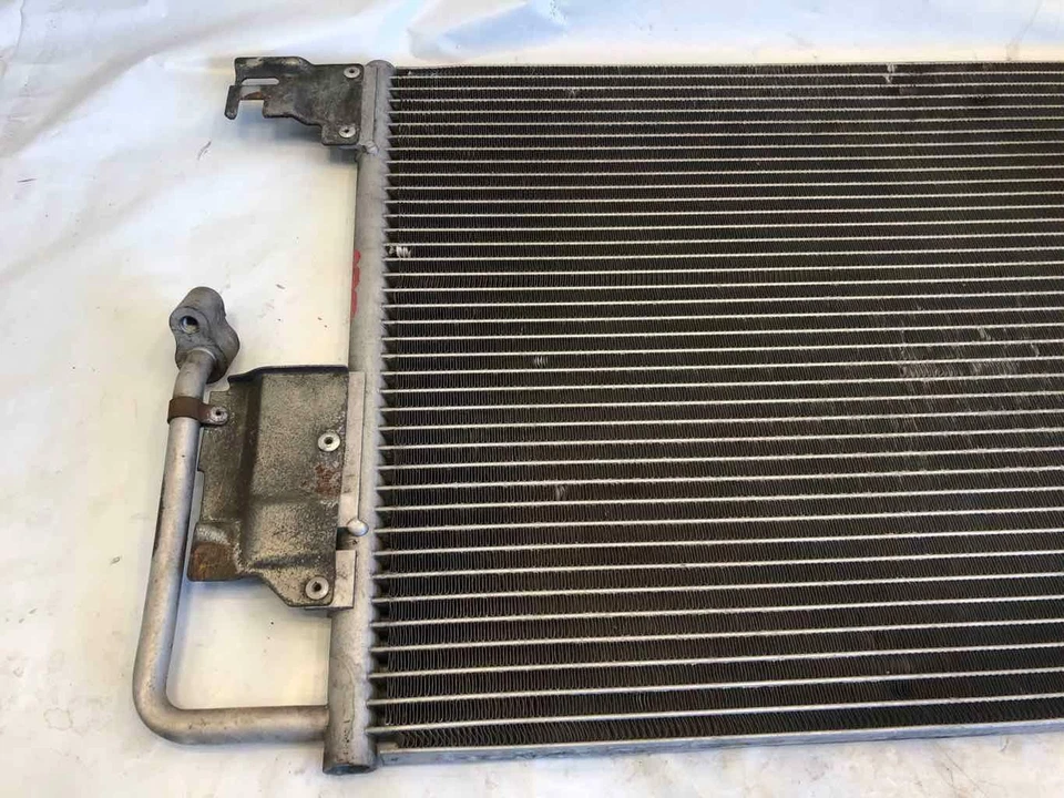 Condensador aire acondicionado Saturn Vue 2004-2007 4 cilindros 2,2 L tracción delantera manual Foto 3 de 4