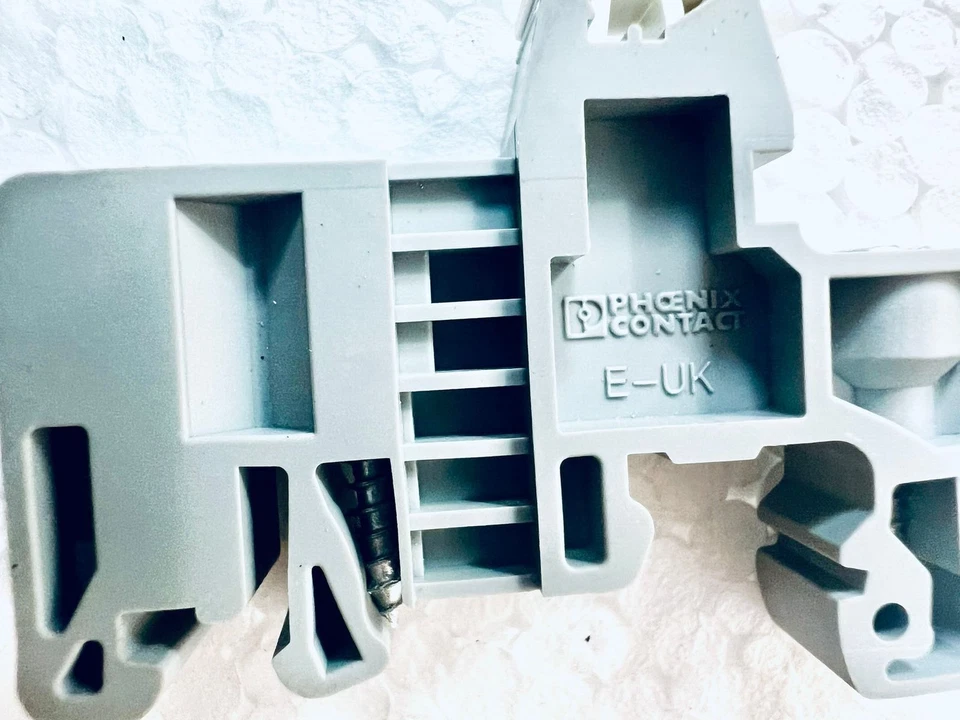 PHOENIX CONTACT TERMINAL BLOCK PIK 4-L/L(82 UNITS)+E-UK END CLAMP(22 UNITS) - Image 4 of 4