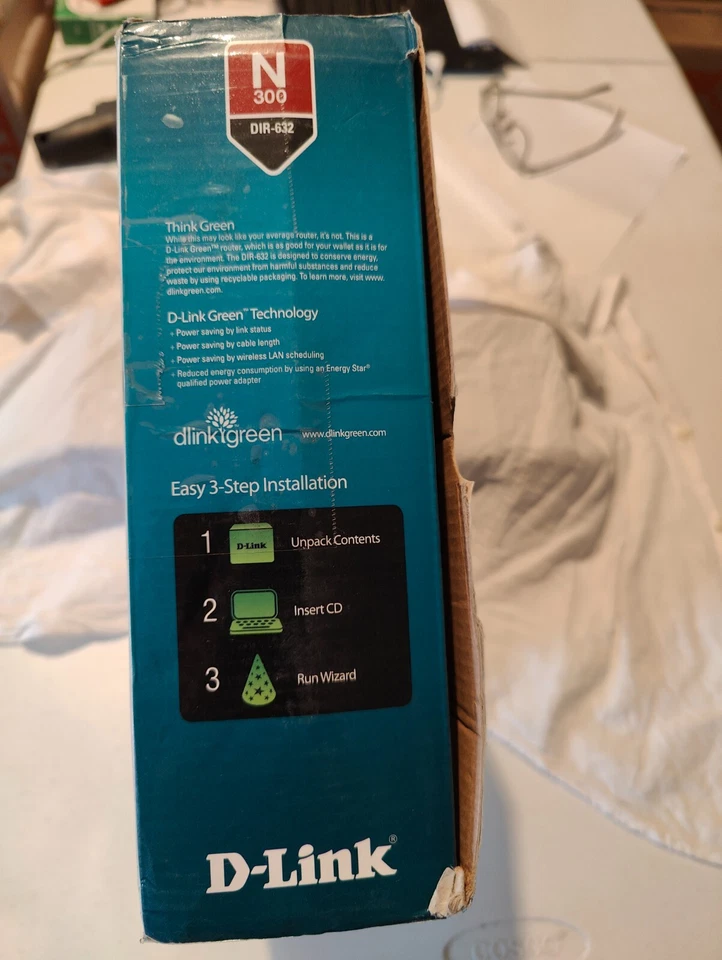 D-Link DIR-632 300 Mbps 8-Port 10/100 Wireless N Router - Image 2 of 3