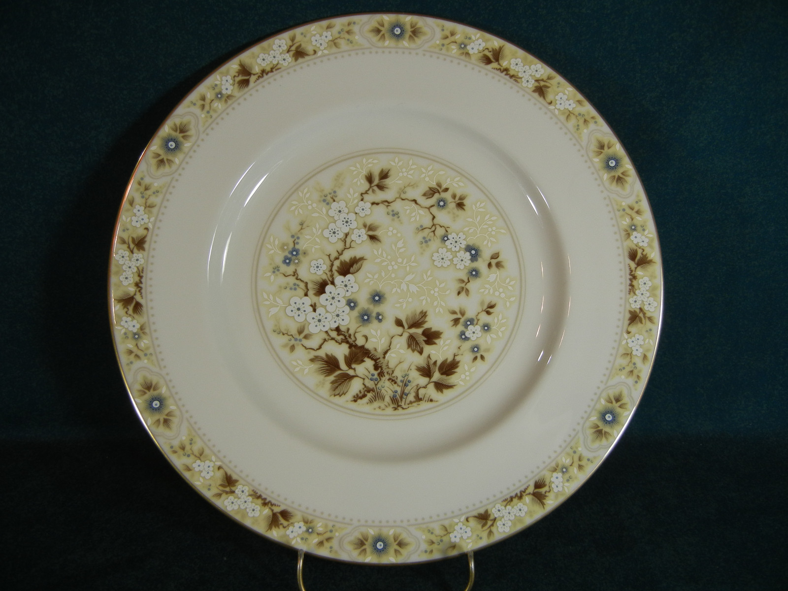 Royal Doulton Mandalay TC1079 Fine Bone China Dinner Plates