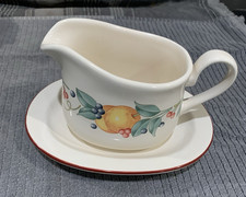 Corelle Coordinates Stoneware Abundance Gravy Boat with Underplate Ex . Cond