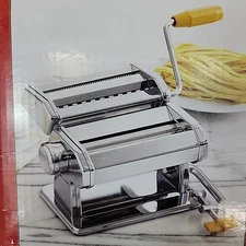 Pasta maker Machine 100% Made In Italy Heavy Duty Steel Const Wood Grip S1