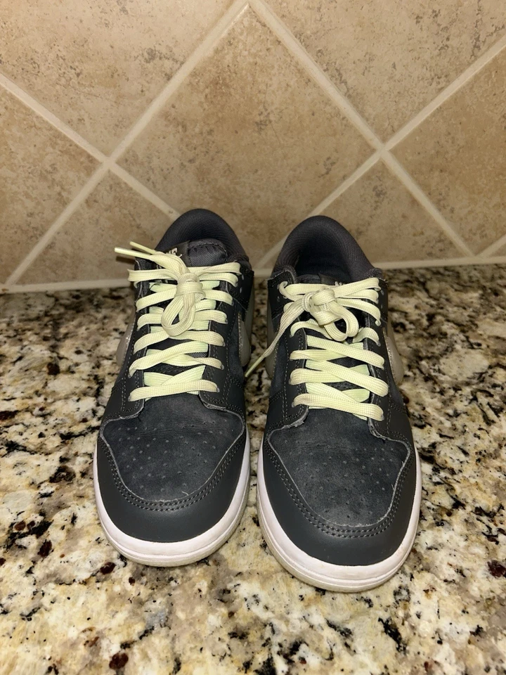 Nike Dunk Low Hierro Gris Fresco Lima Hielo Brilla en la Oscuridad 4.5Y Usado 2-3x’s. Usado en excelente estado Foto 2 de 4