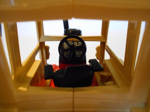 Ertl 1:16 Case Agri King 1170 Golden Demonstrator, 1996 Toy Farmer Show Tractor - Picture 13 of 24