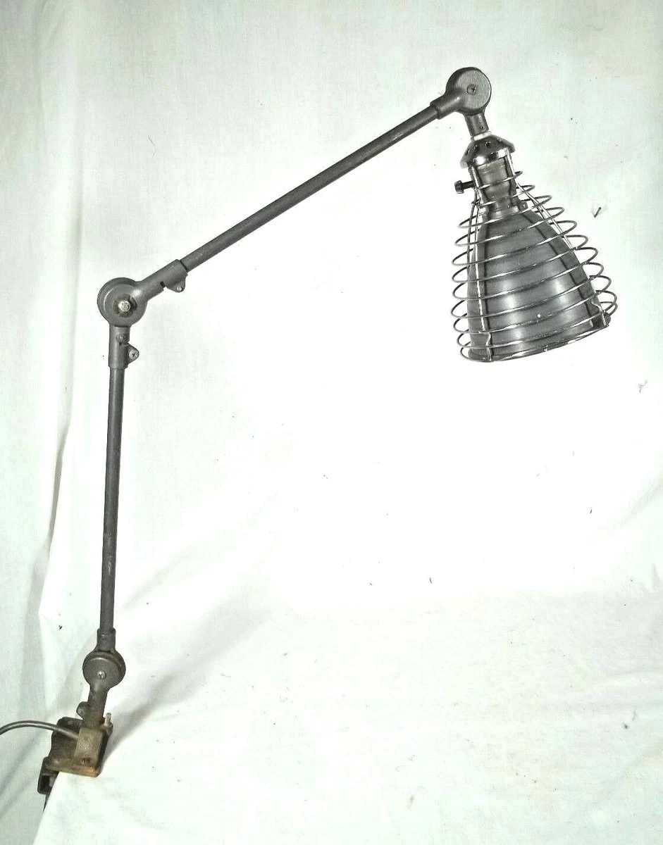 Industrial clamp light outlet