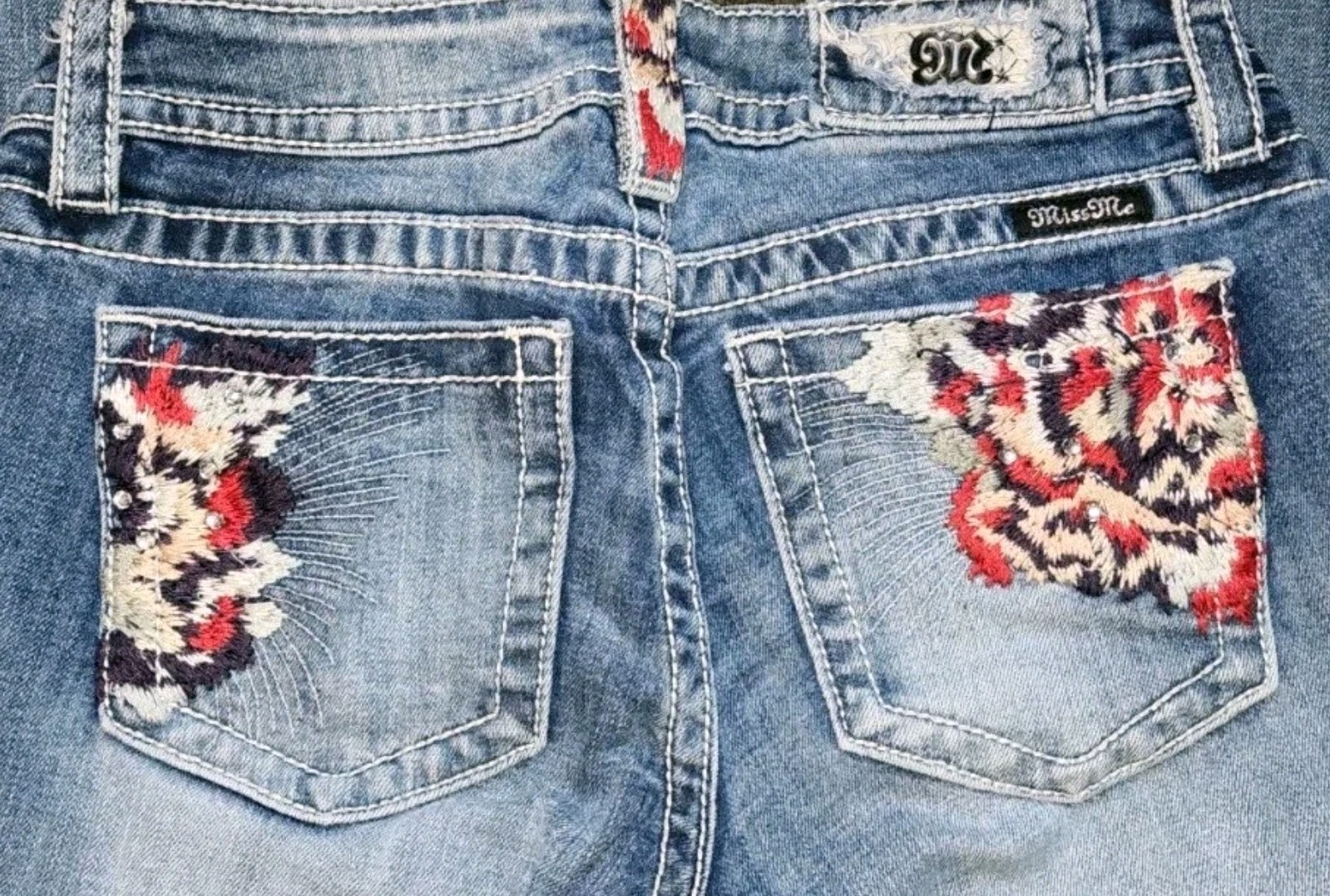 Miss Me Women's Buckle Jeans Sz 27 Signature Skinny Bling, Embroidery NWOT