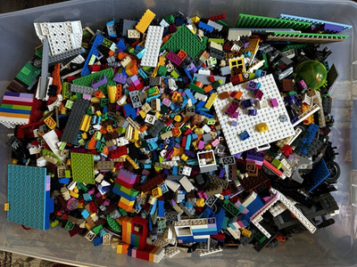 Lot of 4 Pounds of LEGO Random Parts Pieces Bricks Plates Many colors many sizes