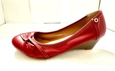 Rasolli Women  s Burgundy Platform slipons size 8