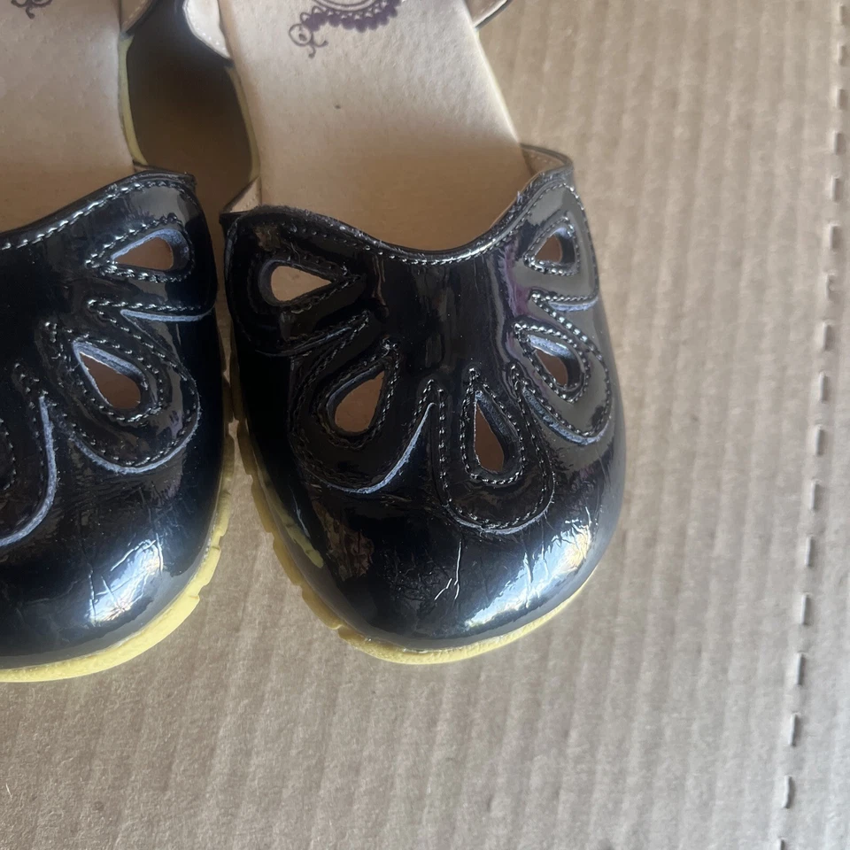 Sapatos Livie & Luca pétala preto tamanho 10 couro envernizado - Imagem 2 de 4