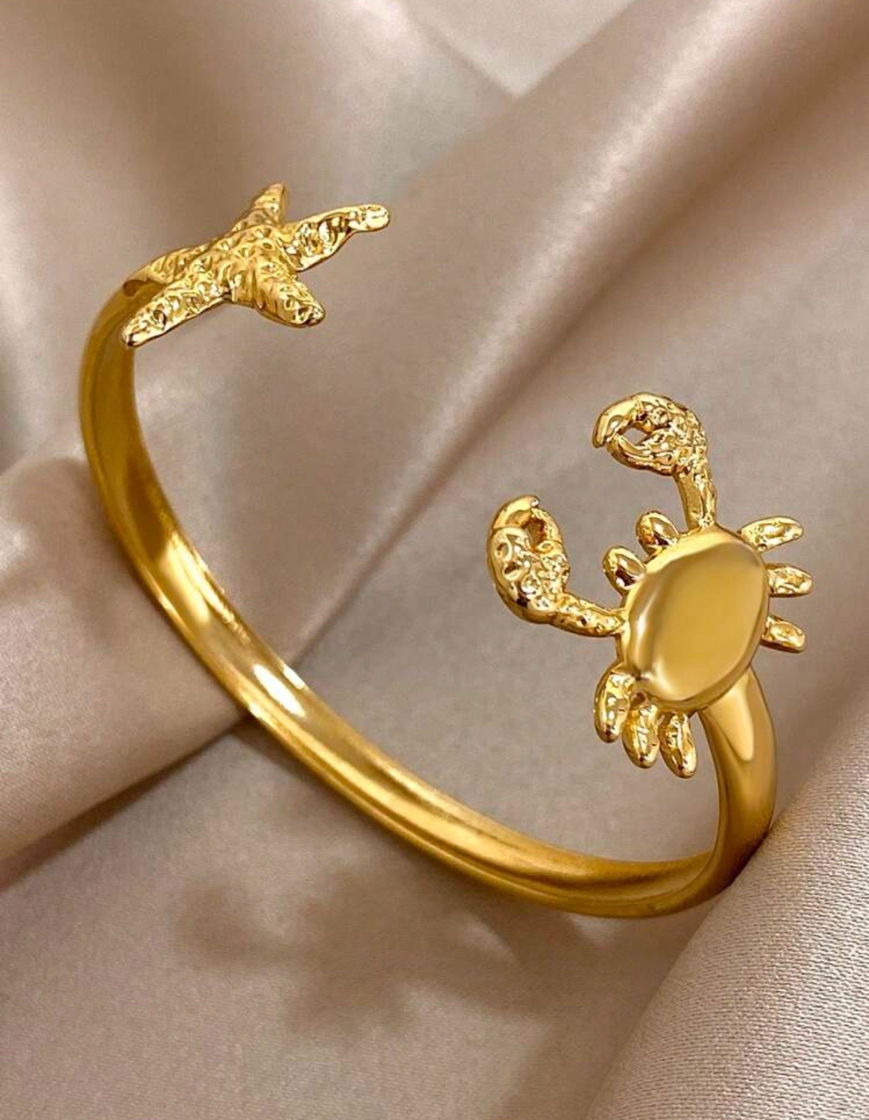 Bracelet jonc crabe et étoile de mer en acier inoxydable doré à l'or fin pour femme