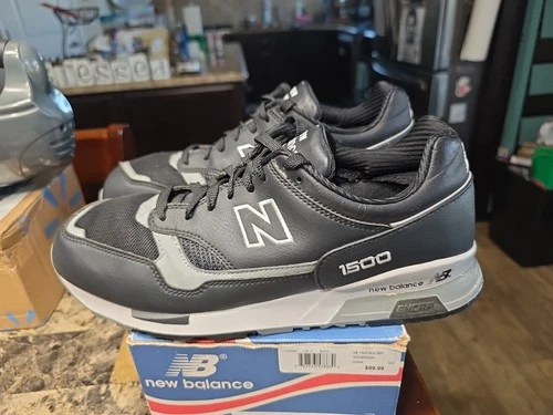 Mens Used M1500BG New Balance 1500 Black Gray Men's Size 10.5 Cracked Mid