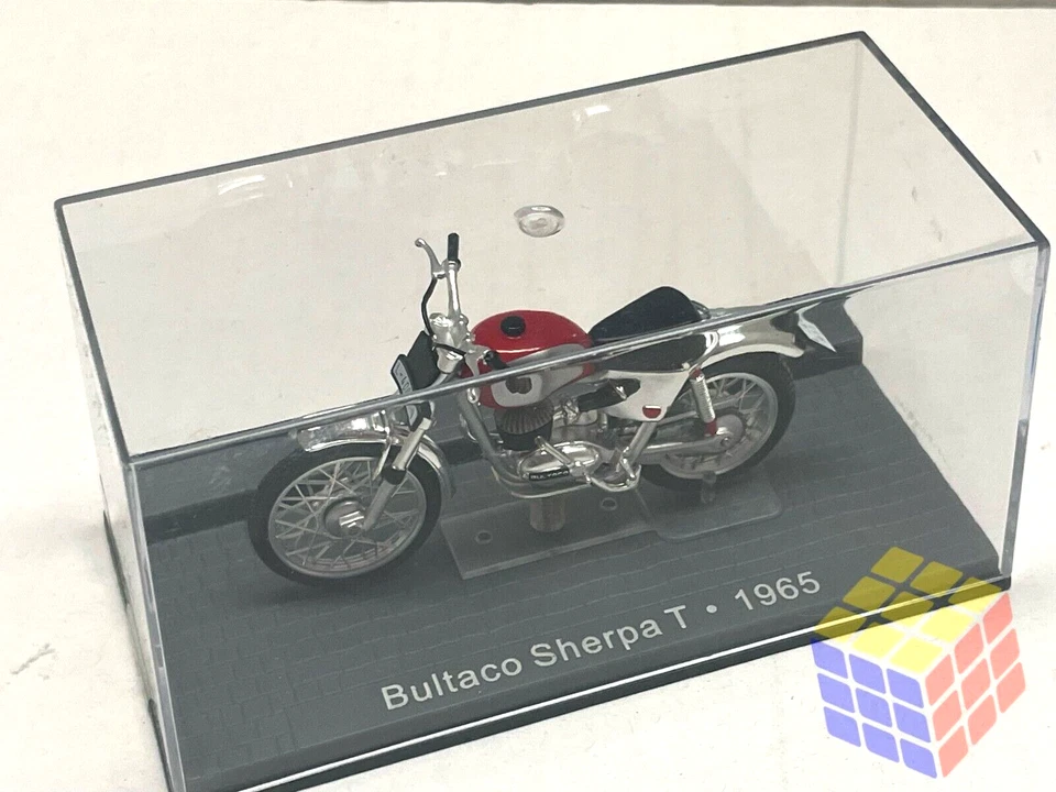 Moto clásica Bultaco Sherpa T • Año 1965 • (Escala 1/24) Ixo, Altaya, Rojo - Imagen 3 de 4