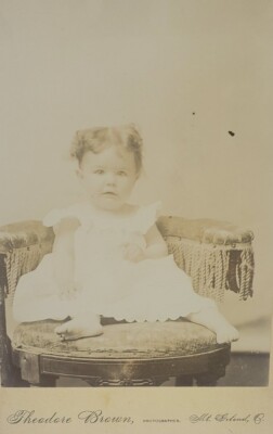 1885-1900 MT. GILEAD Ohio Little Girl Bare Feet Velvet Cabinet Card Theo. Brown
