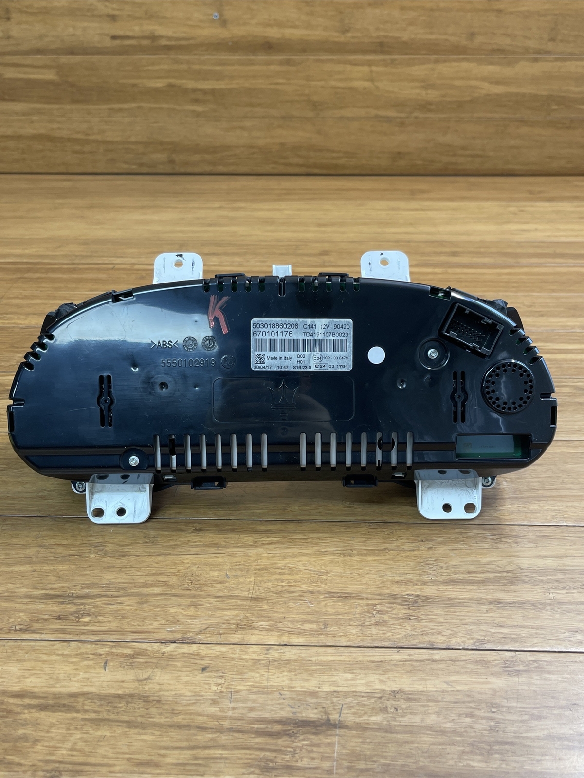 OEM 2017-2020 Maserati Levante MPH SpeeDometer Gauge Cluster 670101176 *note