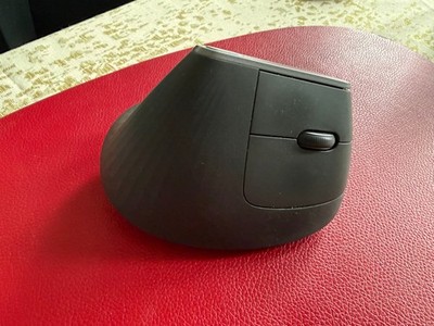 Logitech MX Vertical Kabellose Ergonomisch Maus - Schwarz (910-005448)