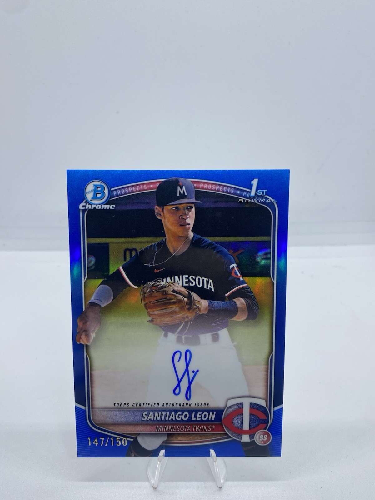 2025 Bowman Chrome Santiago Leon Auto Blue Refractor 1st Prospect #/150 Twins