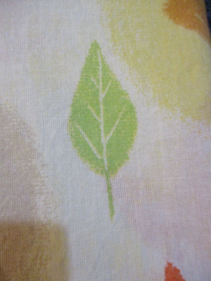 Blusa Médica Colorida Hojas de Otoño Hecha a Mano Algodón Crema, Talla Grande 38-40 Foto 3 de 4