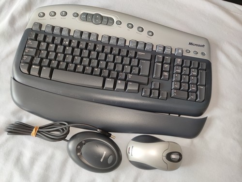 MICROSOFT WIRELESS MULTIMEDIA KEYBOARD 1.0A & OPTICAL MOUSE & RECEIVER - Afbeelding 3 van 16