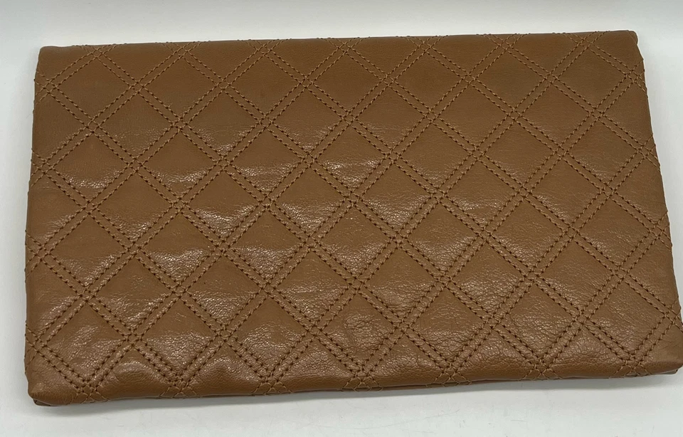 Bolso clutch Marc Jacobs marrón beige diamante acolchado grande eugenia sobre nuevo con etiquetas Foto 3 de 4