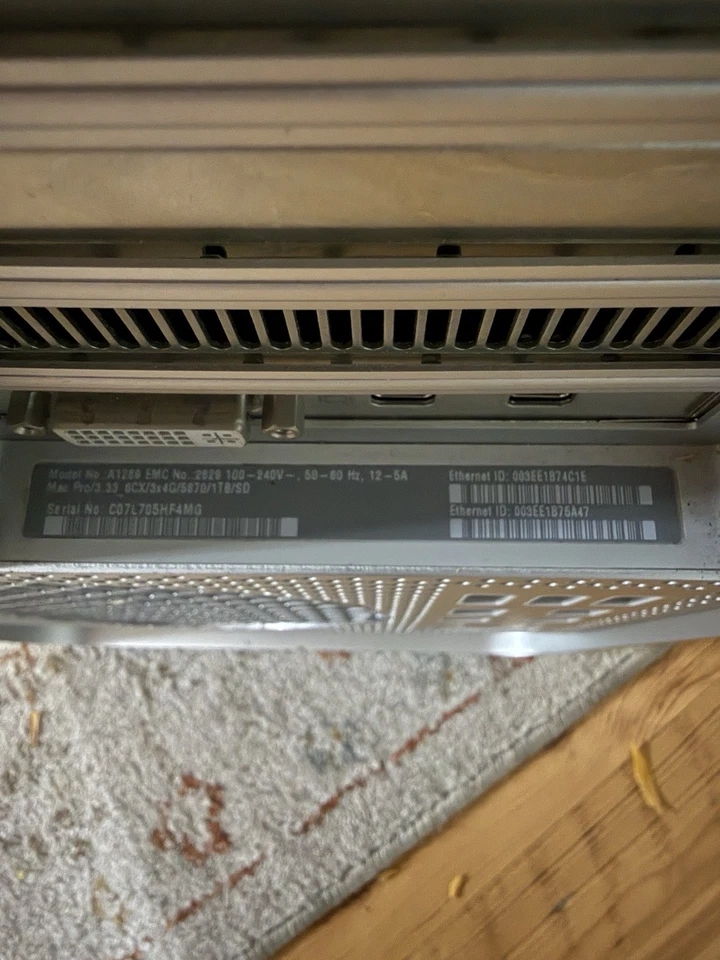 Apple MacPro A1289 (1TB HDD, Intel Xeon W, 3.33 GHz, 12GB) Desktop - Silver - Image 4 of 4