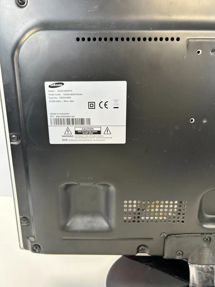 Samsung UE22C4000 22” HD TV Black Remote Stand Slim Hdmi  Dvb-t Tuner - Image 4 of 4
