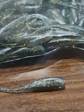 100-1 3/4"black With Gold Silver Blue Speck -crappie-panfish-minnow-soft plastic