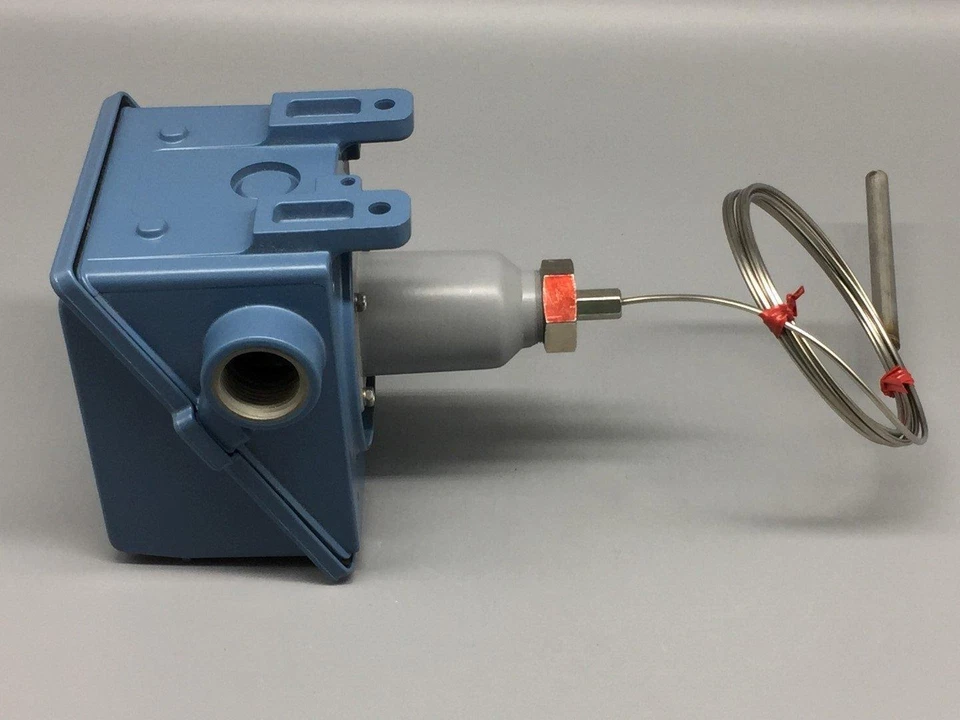 UNITED ELECTRIC CONTROLS COMPANY F402-6BS SERIES 400 TEMPERATURE SWITCH - Image 2 of 4