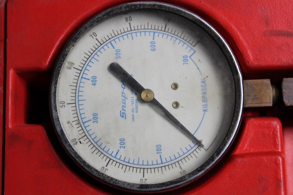 SNAPON TOOLS MT337A FUEL INJECTION PRESSURE GAUGE SET PB49 CASE AS