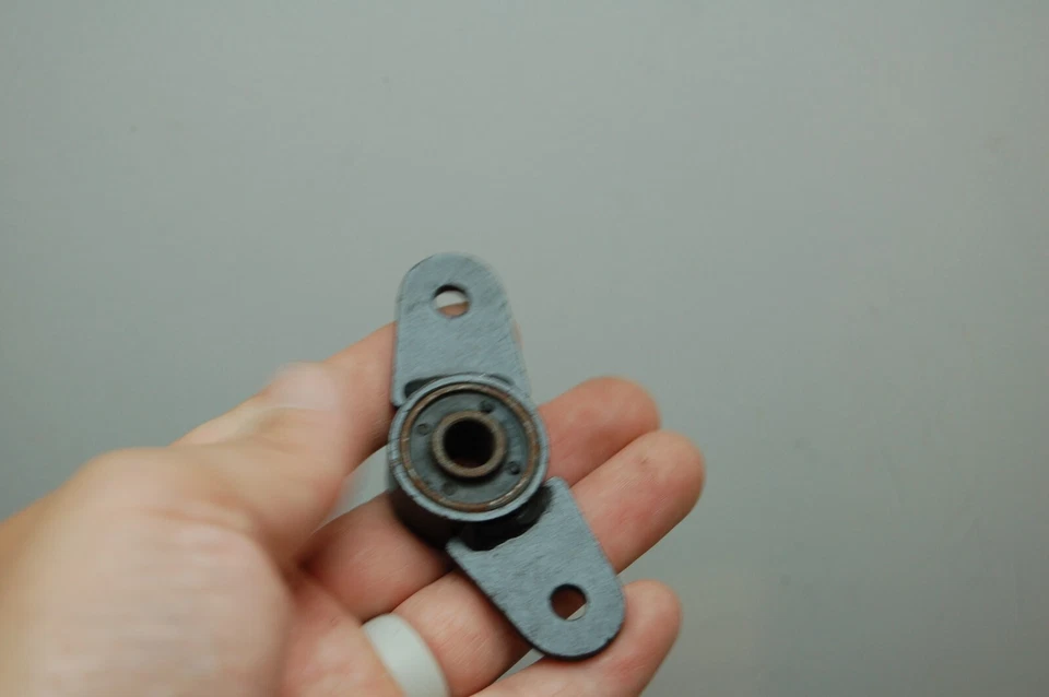 AMORTIGUADOR DE ESCAPE NUEVO ORIGINAL SUZUKI 14770-41400 PE250N 1979 NUEVO STOCK ANTIGUO DE FÁBRICA Foto 4 de 4