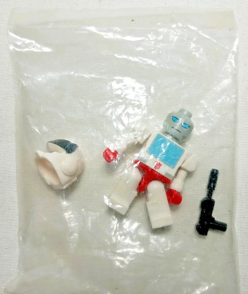 NEW! Sealed! Complete,Transformers Kreon Kre-O Figure G1 Ratchet Minifigure - Image 3 of 3