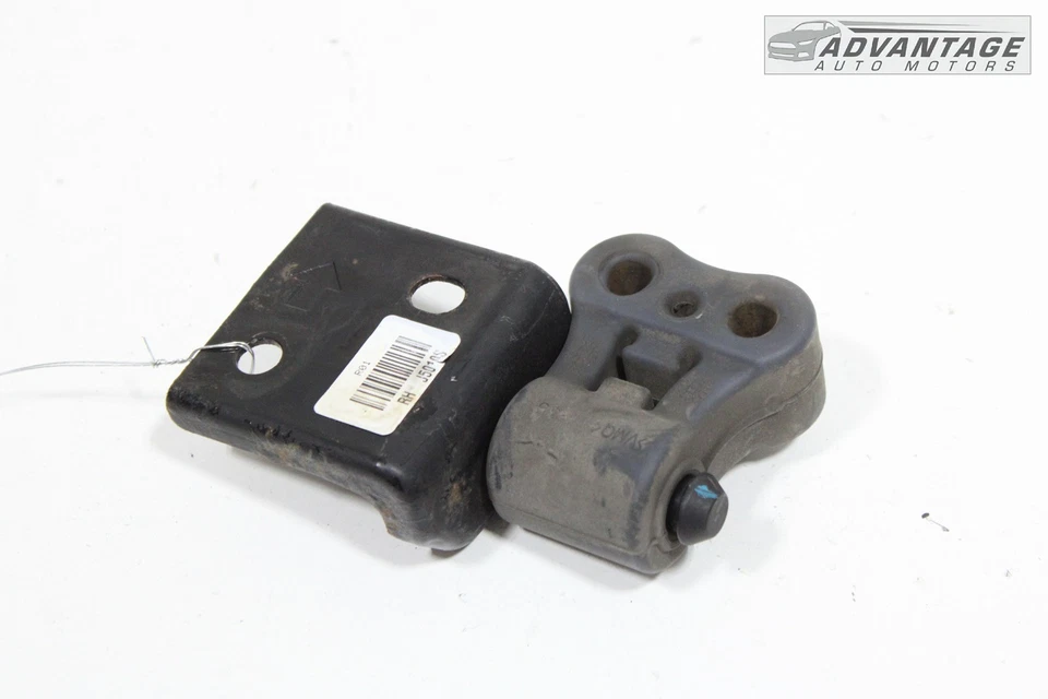 2018-2023 KIA STINGER RWD REAR RIGHT SIDE EXHAUST MUFFLER HANGER & BRACKET OEM - Image 3 of 4