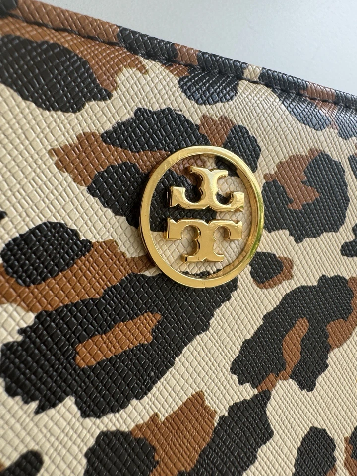 Funda iPad de cuero con estampado animal guepardo leopardo TORY BURCH 9,7 x 7,5 dispositivo E  Foto 2 de 4